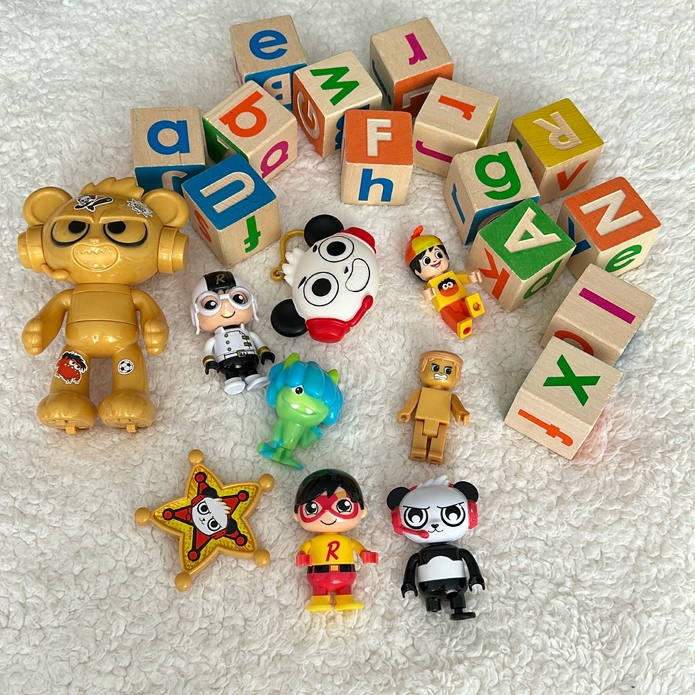 7 pieces Ryan toys and Wooden Alphabet Blocks 14 pieces for Kids